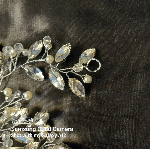 Rhinestone Handmade Bridal Hair Comb Accessory - Picture 14 of 14